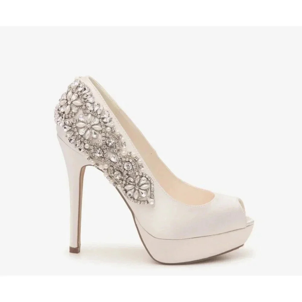 NWB Paradox London Womens Indulgence Ivory Size 7 High Heel Wedding Pump